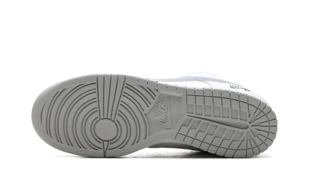 Nike SB Dunk Low Supreme 94 White Metallic Silver