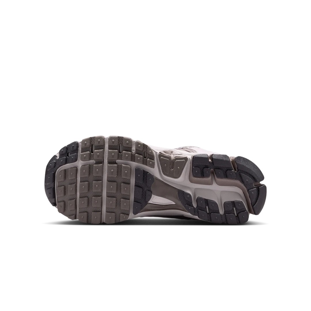 Nike Zoom Vomero 5 College Grey Black-Cave Stone